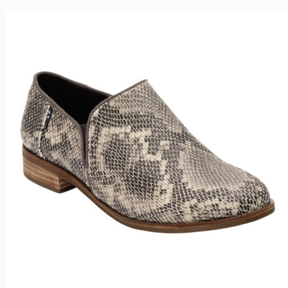 TOMS | Women’s Black/Cream Leather Faux Snakeskin Slip-On Shaye Loafer Shoes 8.5